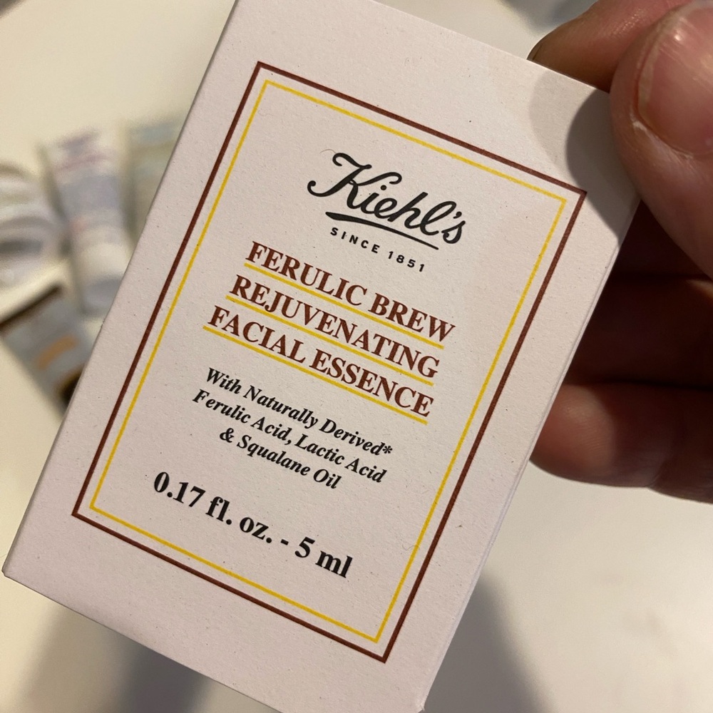 New! 8Pc Kiehl's skincare travel set - Picture 6 of 8